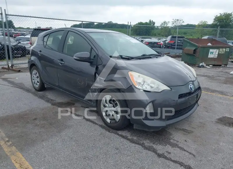 2013 Toyota PRIUS photo