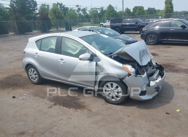 2013 Toyota PRIUS фото