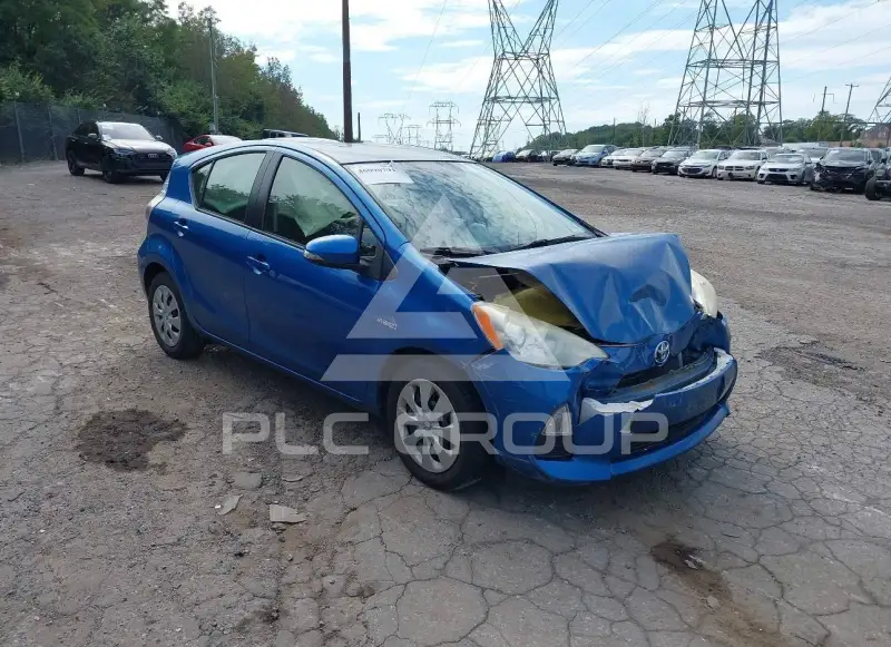 2013 Toyota PRIUS фото