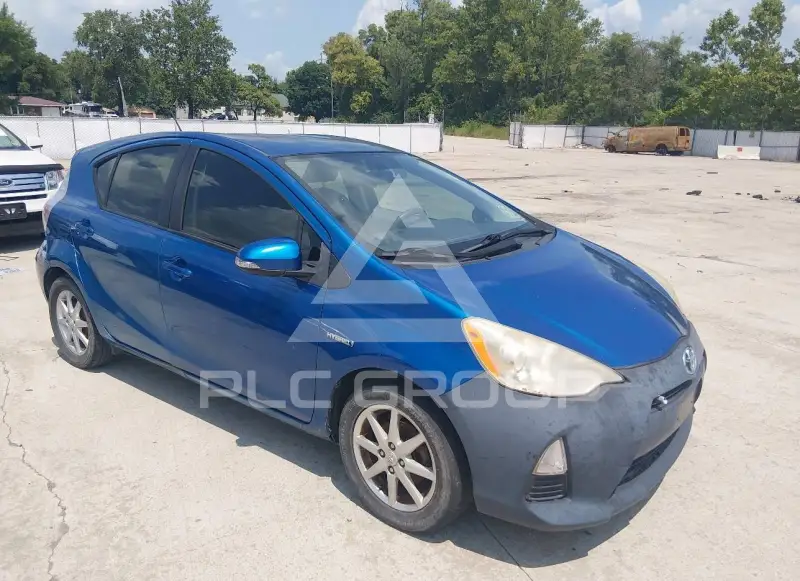 2013 Toyota PRIUS фото