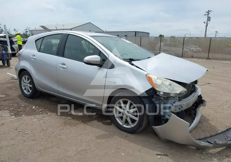 2013 Toyota PRIUS фото