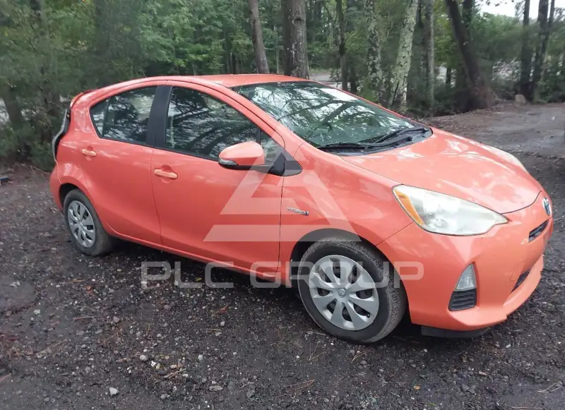2013 Toyota PRIUS фото