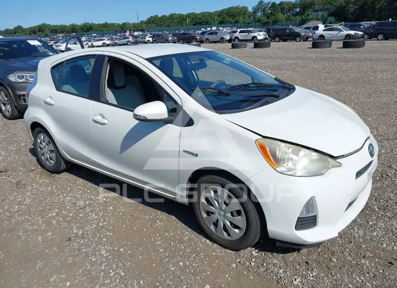 2013 Toyota PRIUS фото