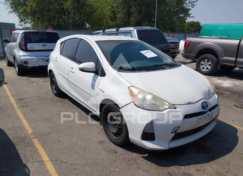 2013 Toyota PRIUS photo