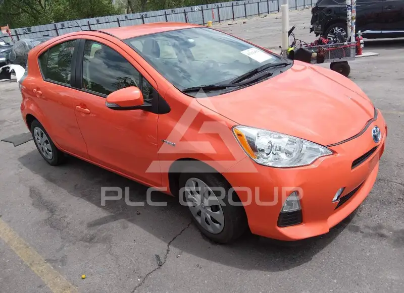 2013 Toyota PRIUS фото