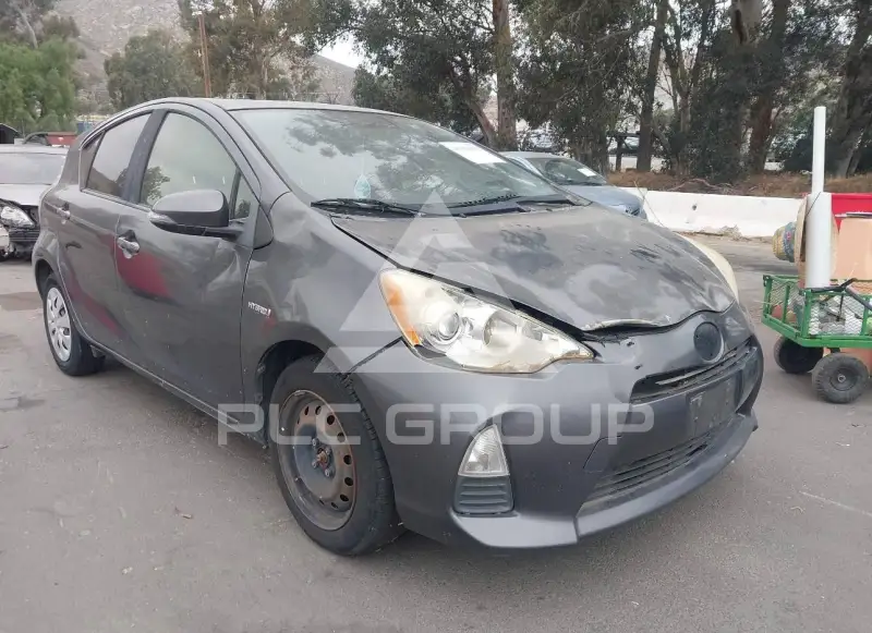 2013 Toyota PRIUS фото