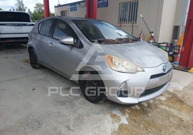 2013 Toyota PRIUS фото