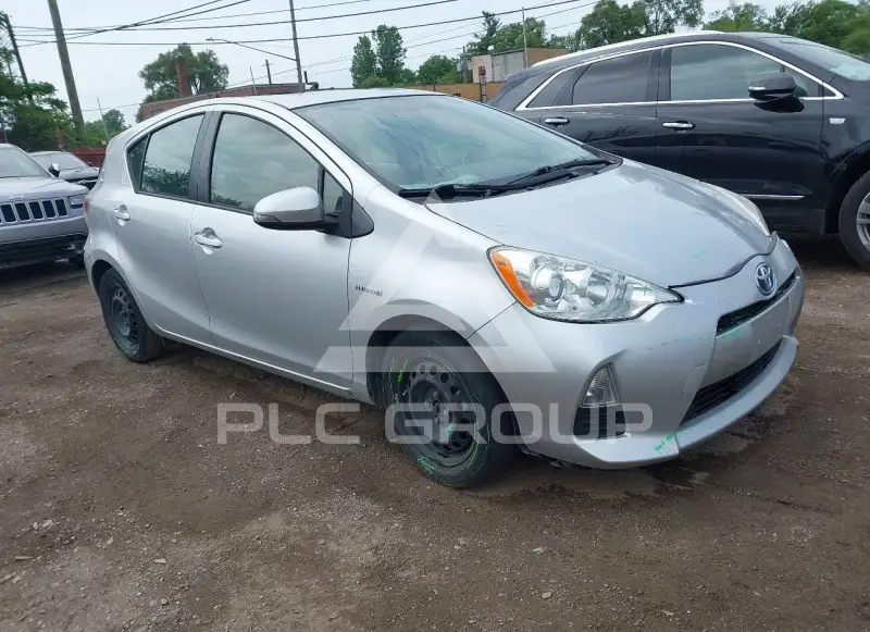 2013 Toyota PRIUS фото