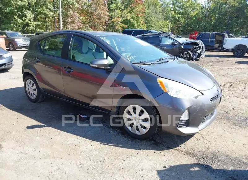 2013 Toyota PRIUS фото