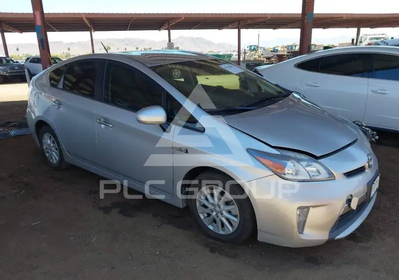 2013 Toyota PRIUS photo