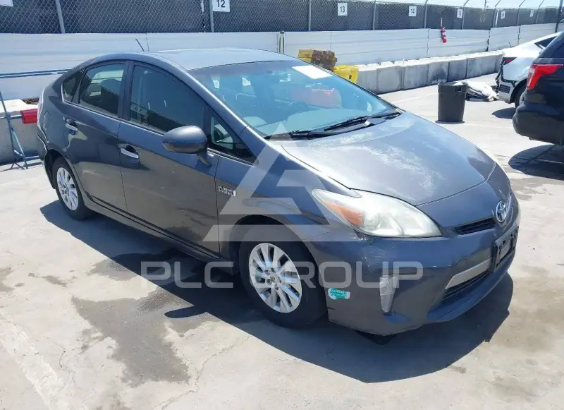 2013 Toyota PRIUS photo
