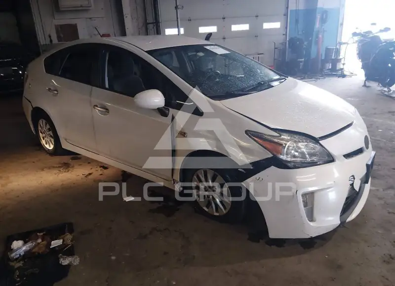 2013 Toyota PRIUS фото