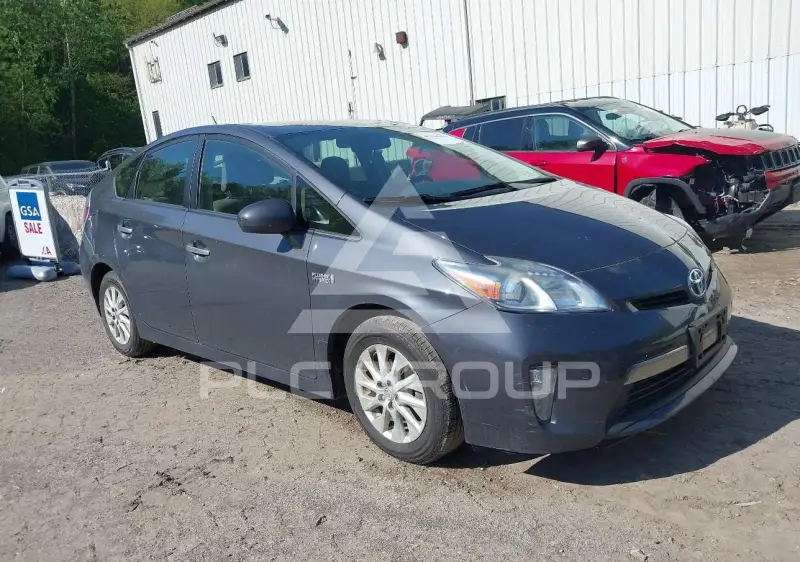2013 Toyota PRIUS фото
