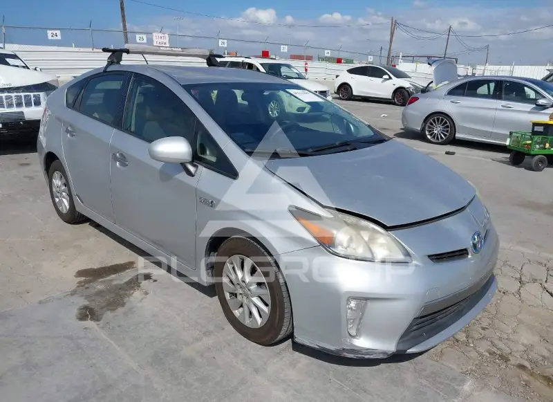 2013 Toyota PRIUS photo