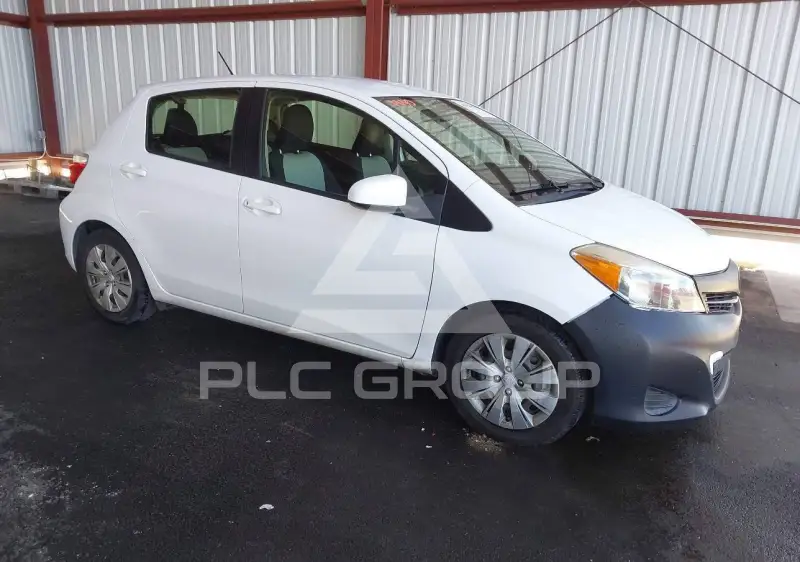 2013 Toyota YARIS фото