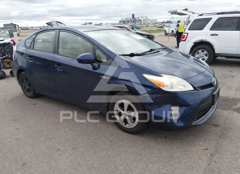 2013 Toyota PRIUS фото