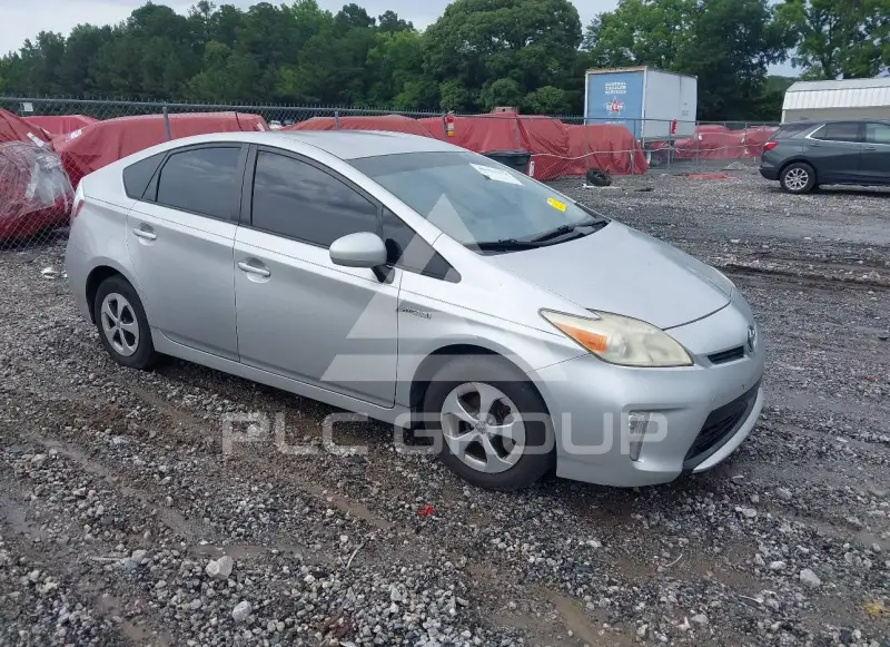 2013 Toyota PRIUS фото