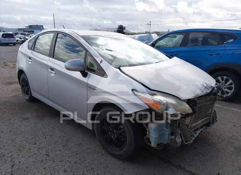 2013 Toyota PRIUS фото