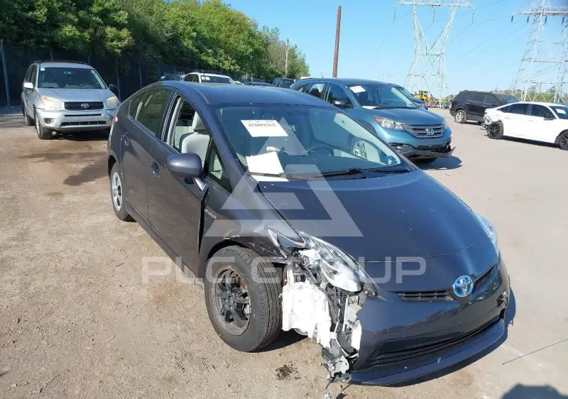 2013 Toyota PRIUS фото
