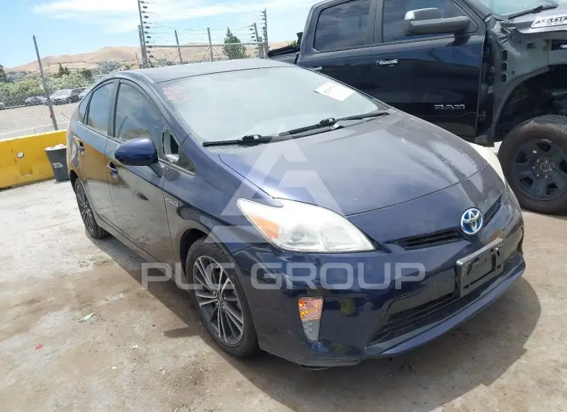 2013 Toyota PRIUS фото