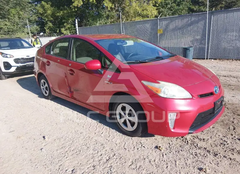 2013 Toyota PRIUS фото