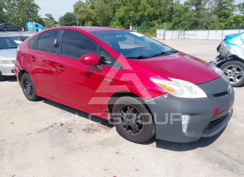 2013 Toyota PRIUS фото