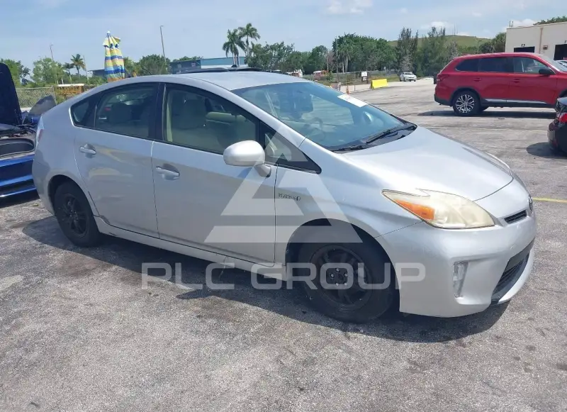 2013 Toyota PRIUS фото