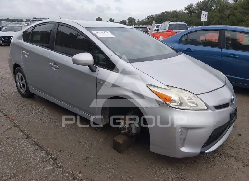 2013 Toyota PRIUS фото