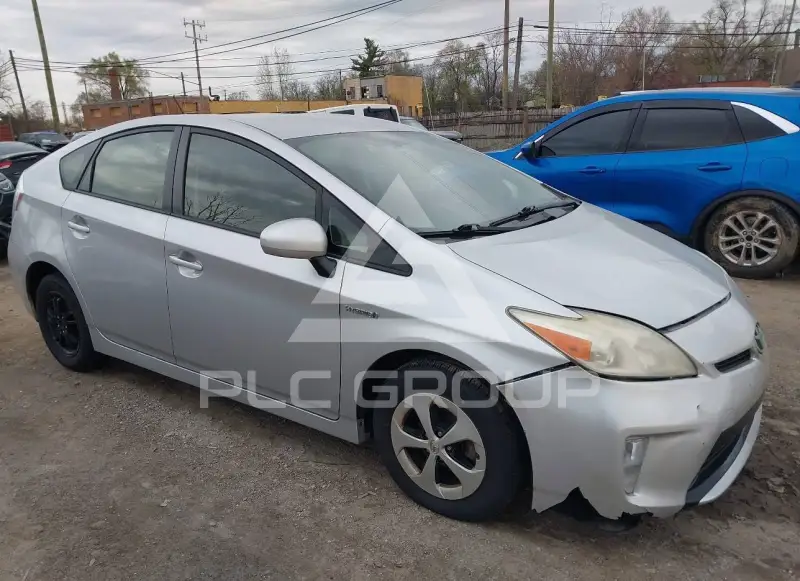 2013 Toyota PRIUS фото