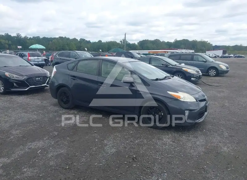 2013 Toyota PRIUS фото