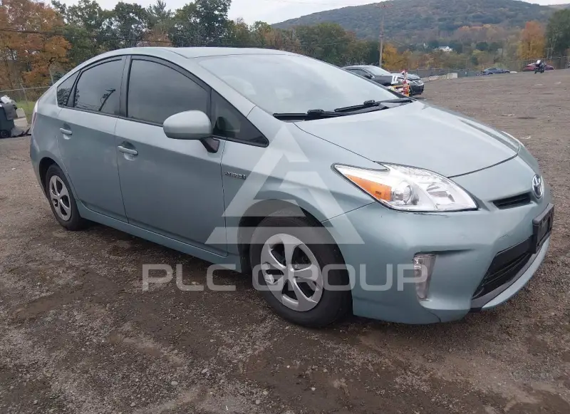 2013 Toyota PRIUS фото