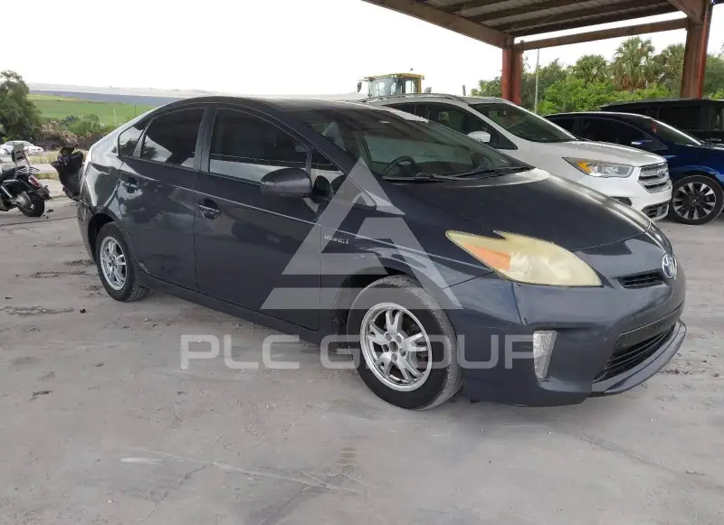 2013 Toyota PRIUS фото