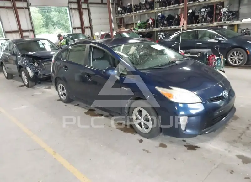 2013 Toyota PRIUS фото