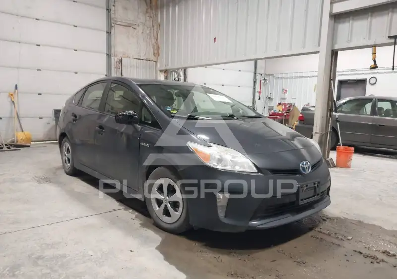 2013 Toyota PRIUS фото