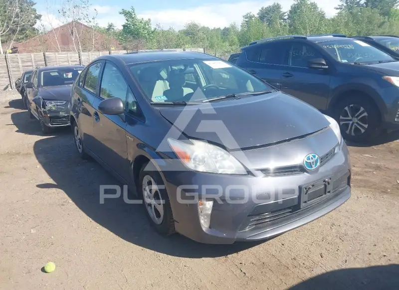 2013 Toyota PRIUS фото