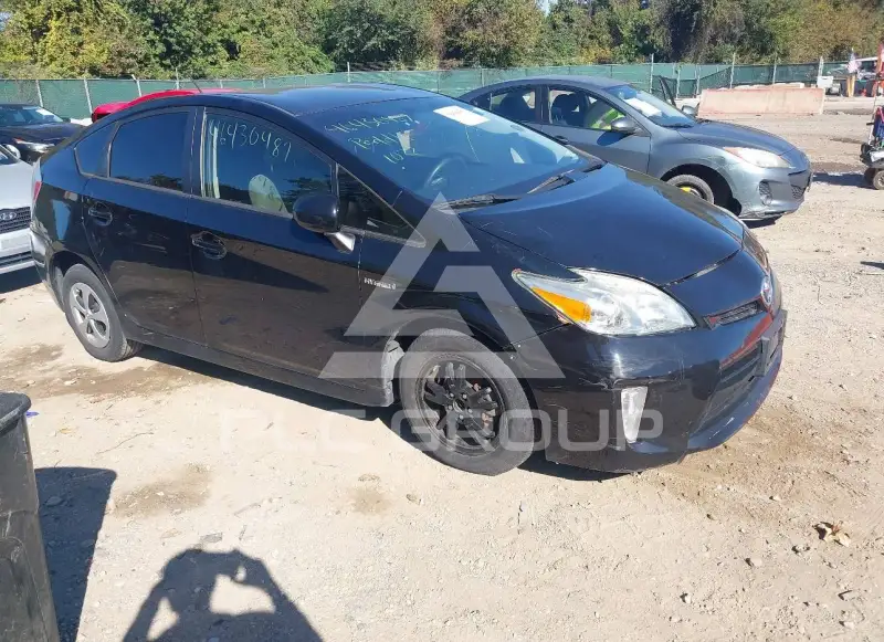 2013 Toyota PRIUS фото