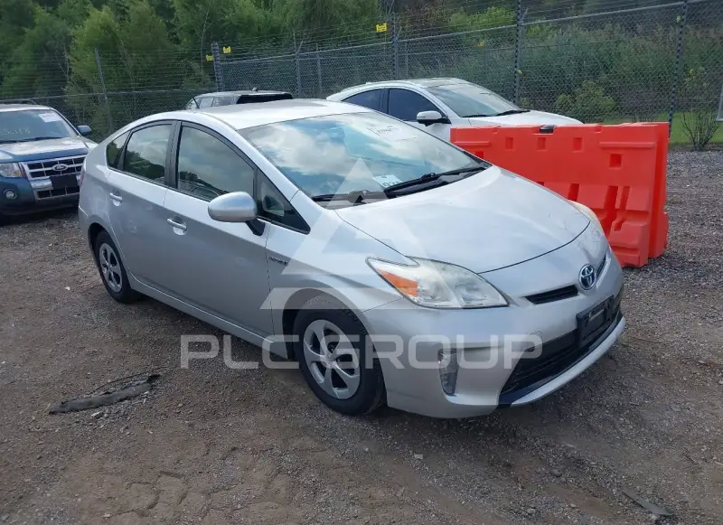 2013 Toyota PRIUS фото