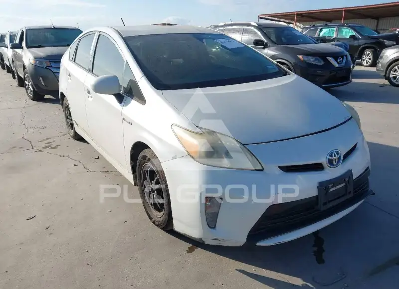 2013 Toyota PRIUS фото