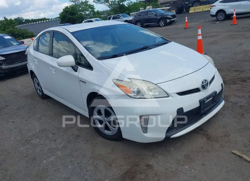 2013 Toyota PRIUS фото