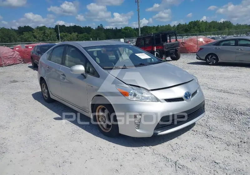2013 Toyota PRIUS photo