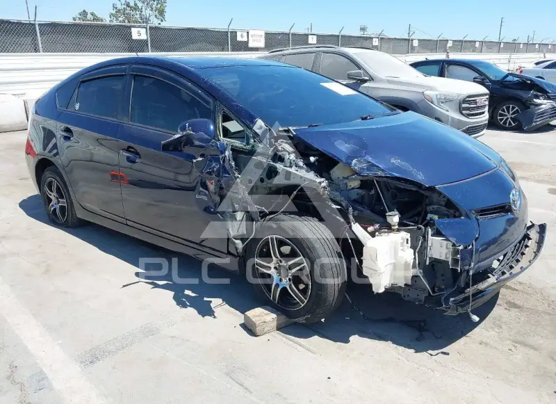 2013 Toyota PRIUS фото