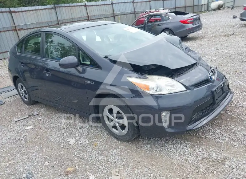 2013 Toyota PRIUS фото