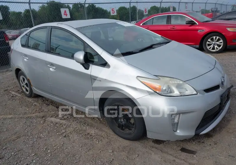 2013 Toyota PRIUS photo
