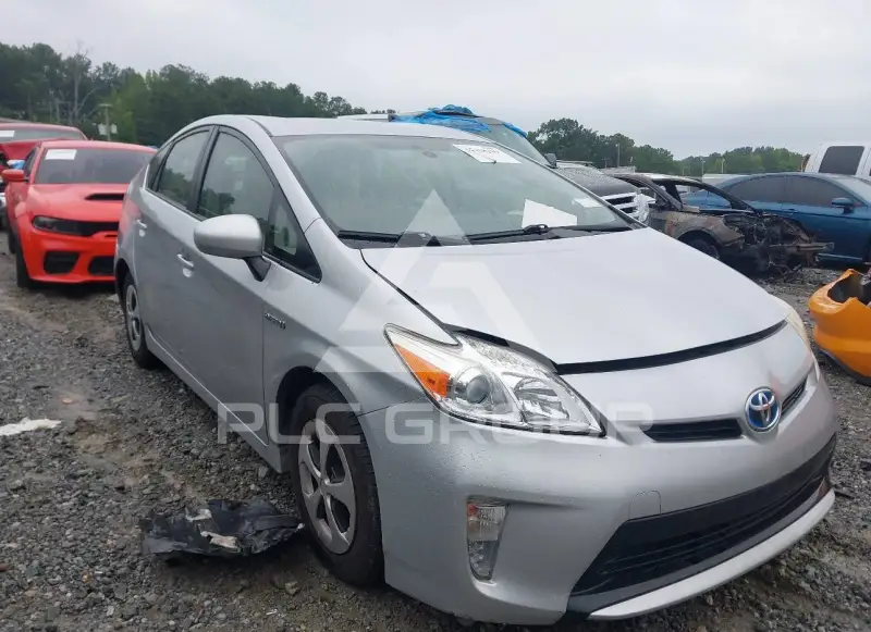 2013 Toyota PRIUS фото