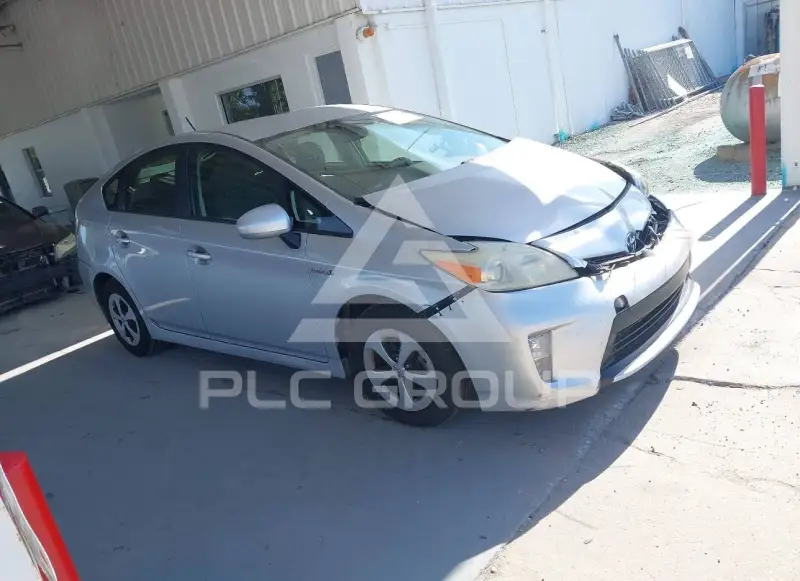 2013 Toyota PRIUS фото