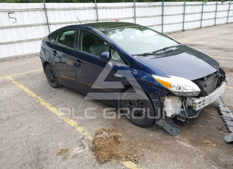 2013 Toyota PRIUS фото