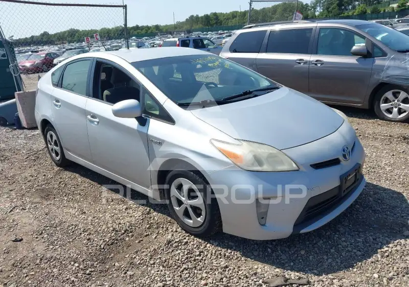 2013 Toyota PRIUS фото