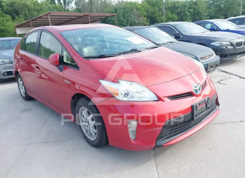 2013 Toyota PRIUS фото