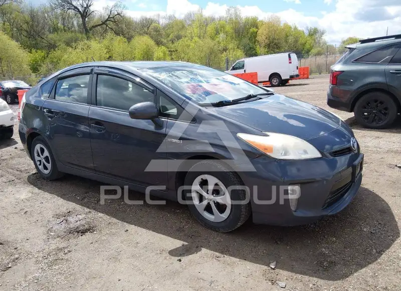 2013 Toyota PRIUS photo