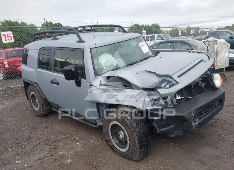 2013 Toyota FJ Cruiser photo